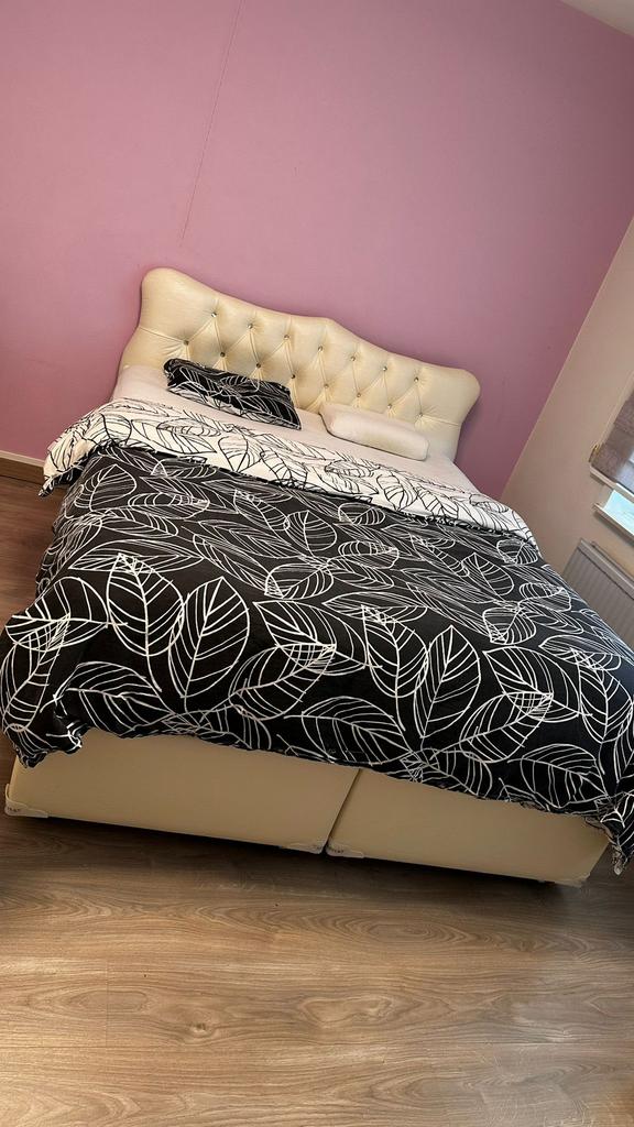 Tweepersoonbed met opbergruimte, Ophalen, Crème, Gebruikt, Tweepersoons