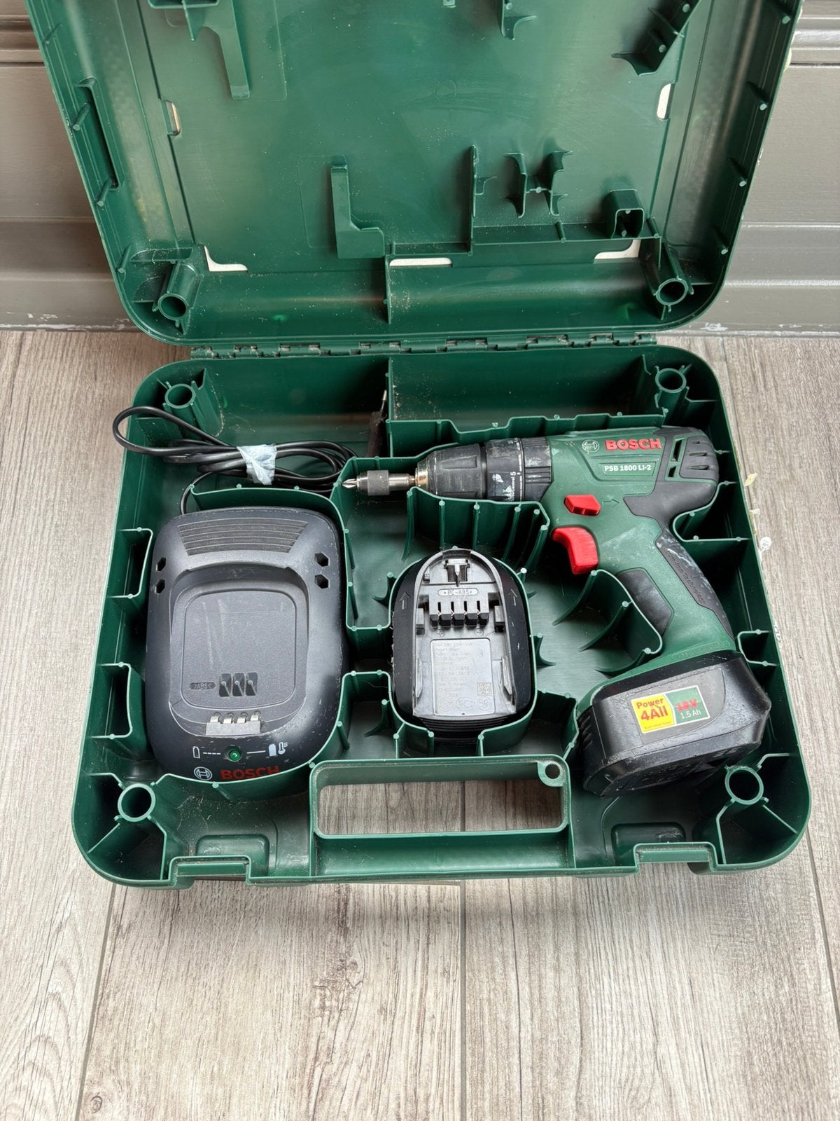 Bosch boormachine, Doe-het-zelf en Bouw, Gereedschap | Boormachines, Ophalen, Zo goed als nieuw, Boormachine
