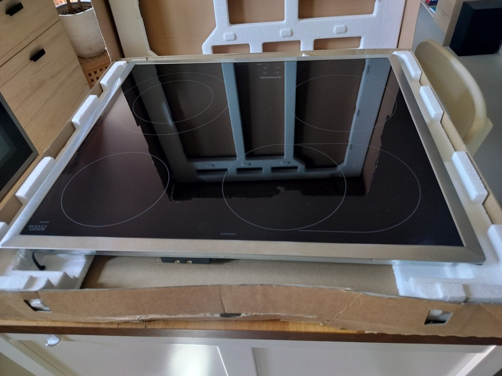 Siemens ET645HN17E nouveau !, Neuf, Enlèvement ou Envoi, 4 zones de cuisson, Encastré