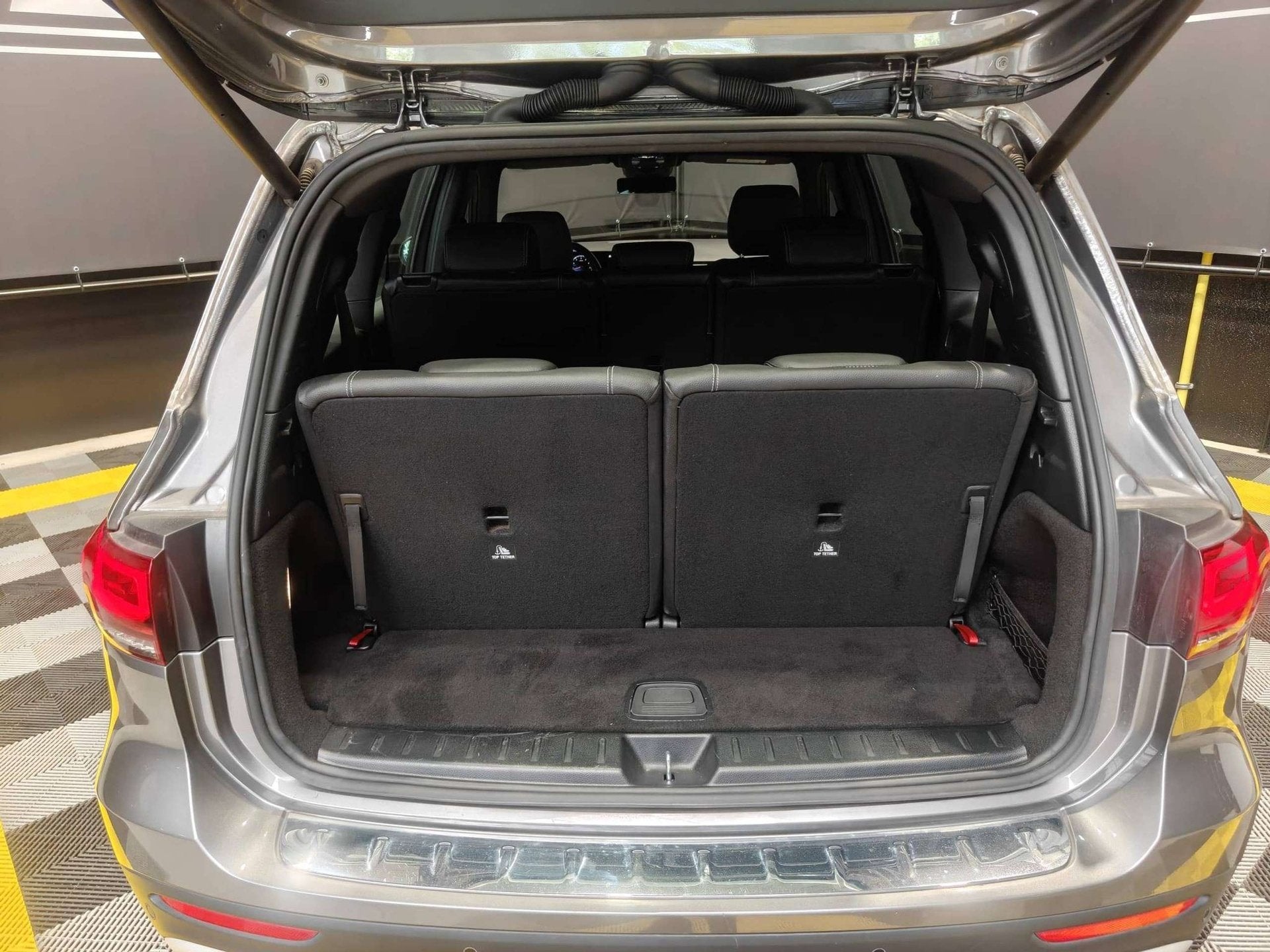 Mercedes-Benz GLB 180 7-zit/LED/WarmLeder/18"/Trekhaak/CAM/P, Dealer onderhouden, Gebruikt, 4 cilinders, Parkeersensor