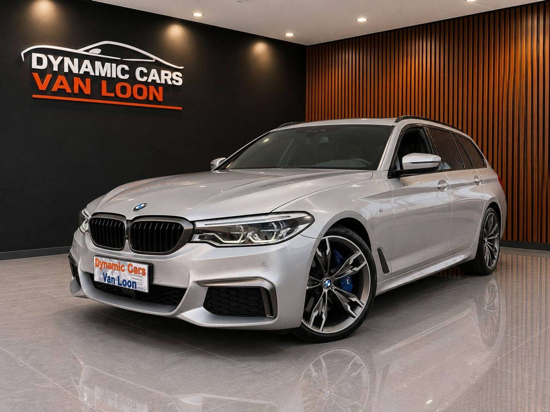 BMW M550 3.0D xDRIVE 400Pk, Lichte Vracht Automaat, Airco, Z, Auto's, Automaat, Dealer onderhouden, Euro 6, 2993 cc