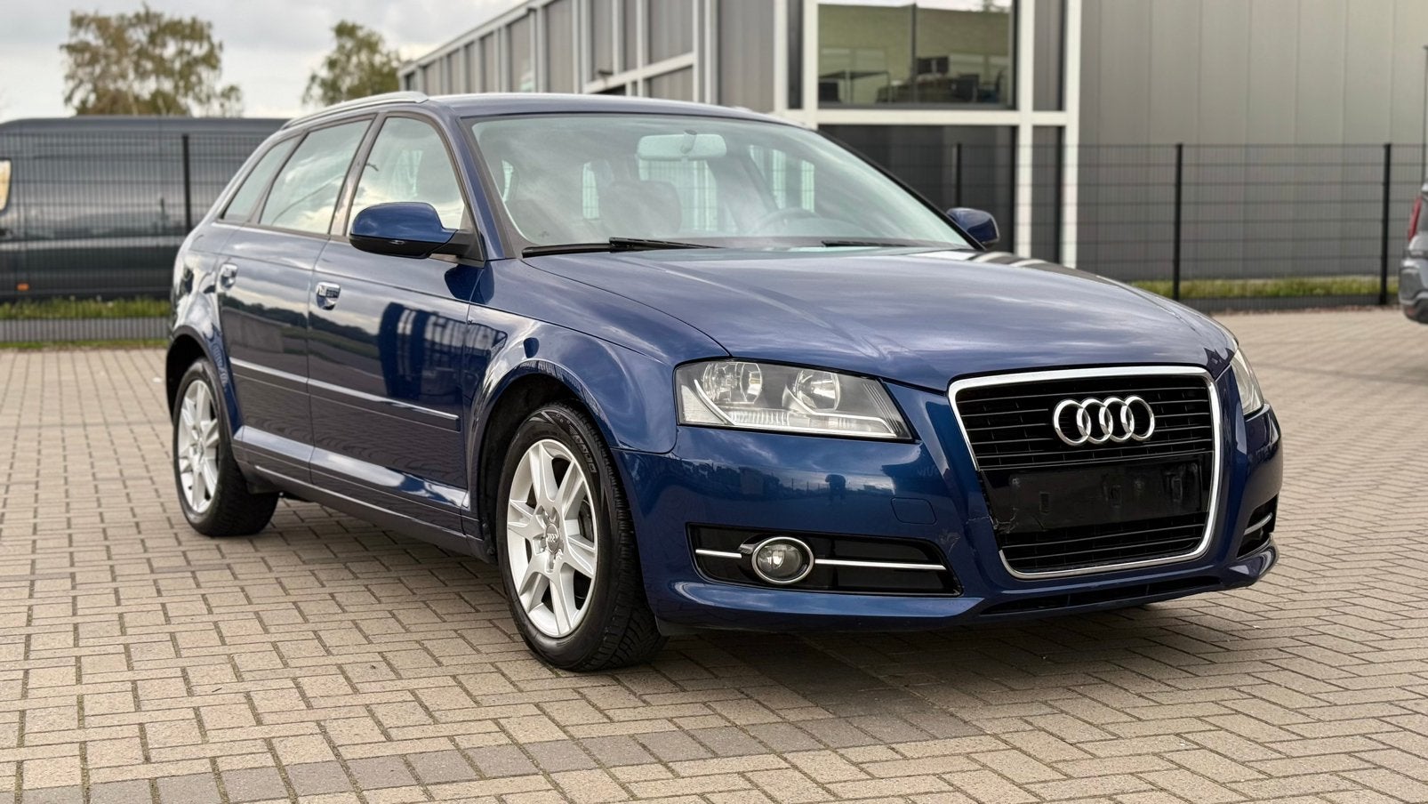 AUDI A3 - BENZINE - 2013 - 175.000KM - HANDGESCHAKELD, Auto's, Euro 5, Stof, Zwart, 4 cilinders
