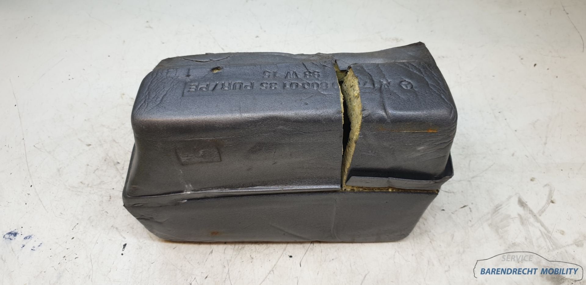 Cache de pompe de verrouillage centralis PSE pour Mercedes C, Mercedes-Benz AG, Mercedes-Benz, Utilisé, Mercedesstrasse 120
70372  Stuttgart, DE