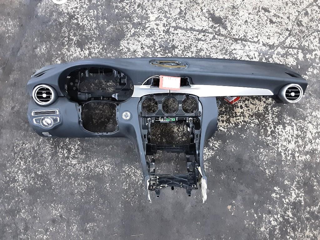 DASHBOARD Mercedes-Benz C (W205) (JC2400151), Gebruikt, Mercedes-Benz, Mevr. I. Hauben, Rue de l'Espoir 34 34
4030  GRIVEGNÉE, BE