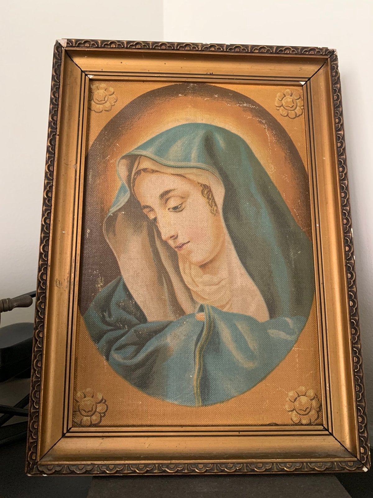 Antiek gouden lijst met religieus kunstwerk van Maagd Maria, Antiek en Kunst, Antiek | Religieuze voorwerpen, Ophalen of Verzenden