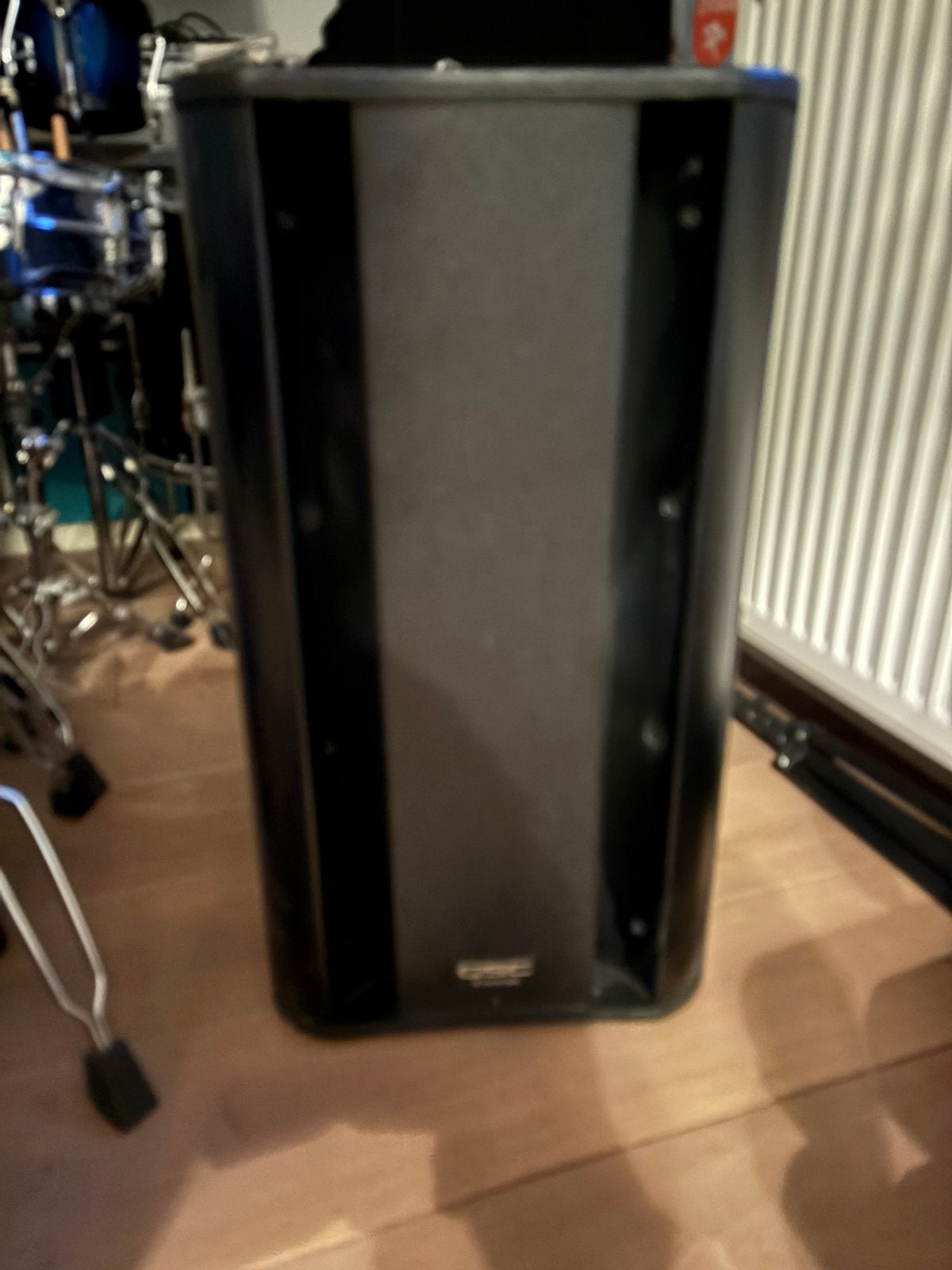 QSC K Sub - actieve geluudskast, Audio, Tv en Foto, Luidsprekerboxen, Ophalen, Zo goed als nieuw