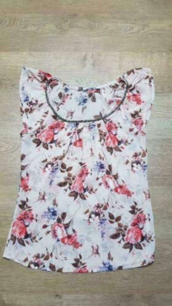 t-shirt met bloemen maat Smal - medium, Vêtements | Femmes, Manches courtes, Enlèvement ou Envoi, Taille 36 (S), Multicolore