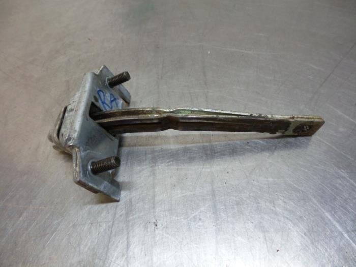 Butée 4portes arrière droite d'un Mazda Demio (Demio 97-), -, Mazda, Utilisé, -