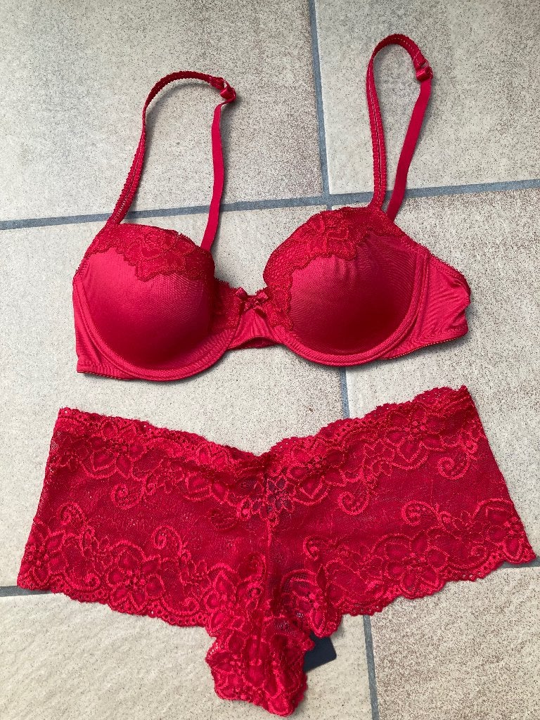 Rood lingerie setje (nieuw), Kleding | Dames, Ondergoed en Lingerie, Hunkemöller, Ophalen of Verzenden, Rood, Setje