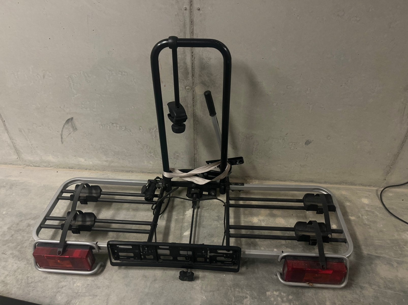 Fietsendrager voor trekhaak voor 2 fietsen, 1 houder defect, Ophalen, 2 fietsen, Gebruikt, Trekhaakdrager