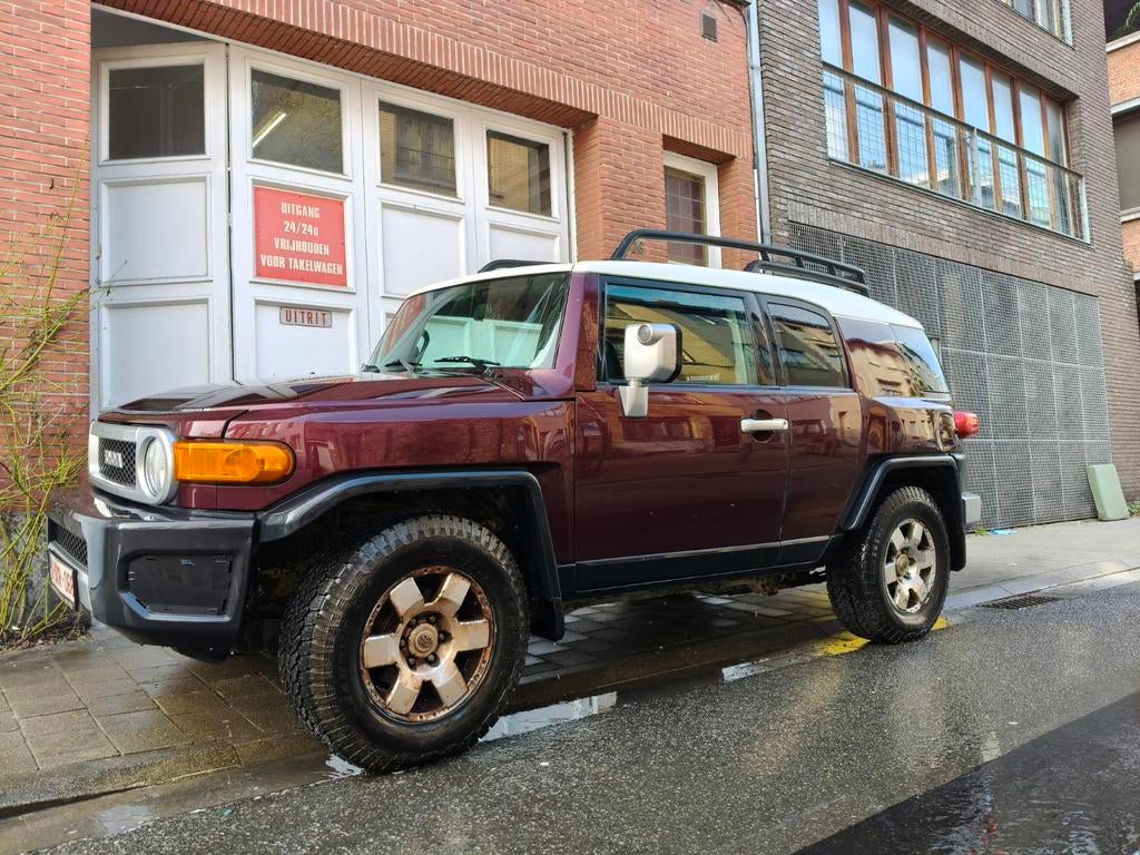 Toyota FJ Cruiser  4000cc  benzine/LPG, Achat, 5 portes, 6 cylindres, Automatique