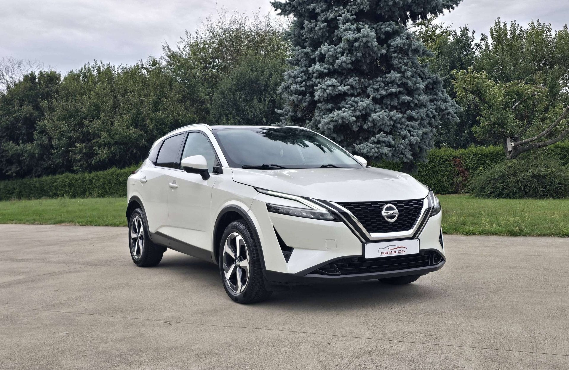Nissan Qashqai 1.3 Hybride * Toit Pano - Cam - LED * GAR 12M, Autos, 1332 cm³, Achat, Euro 6, Entreprise