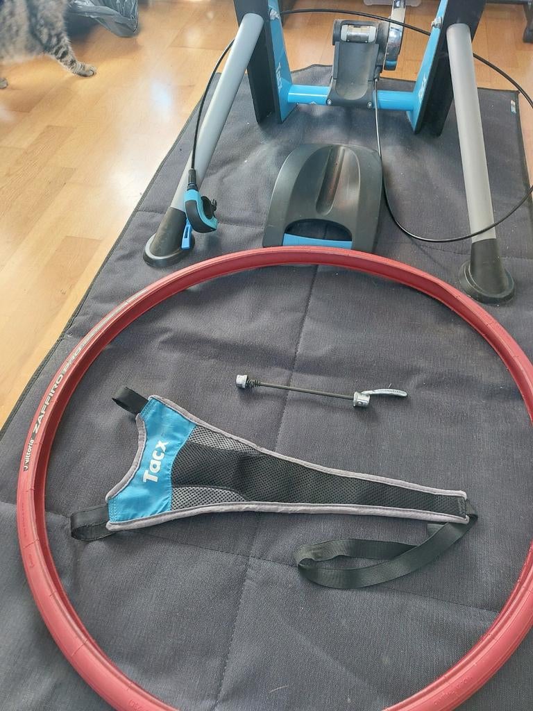Tacx satori, Enlèvement ou Envoi, Pneu