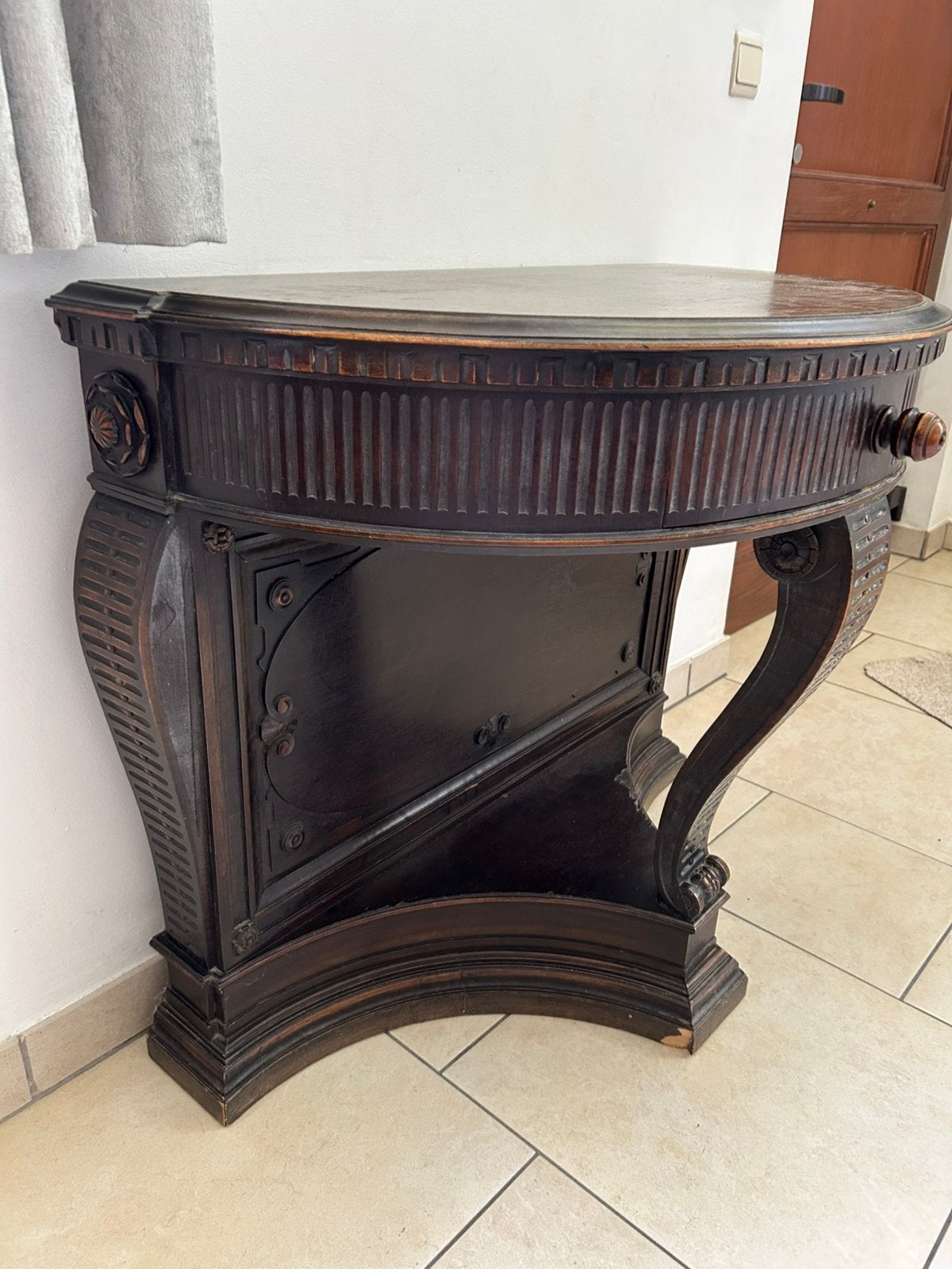 Demi table, Enlèvement