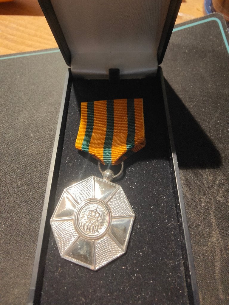 médaille  ORDRE de la COURONNE de CHENE, Collections, Enlèvement ou Envoi