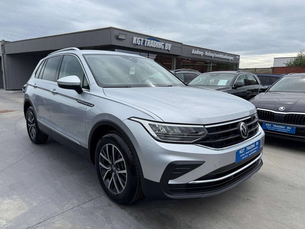 Volkswagen Tiguan 1.5 TSI FACELIFT NAVIGATIE FULL LED TREKHA, Autos, Argent ou Gris, Euro 6, Entreprise, Boîte manuelle