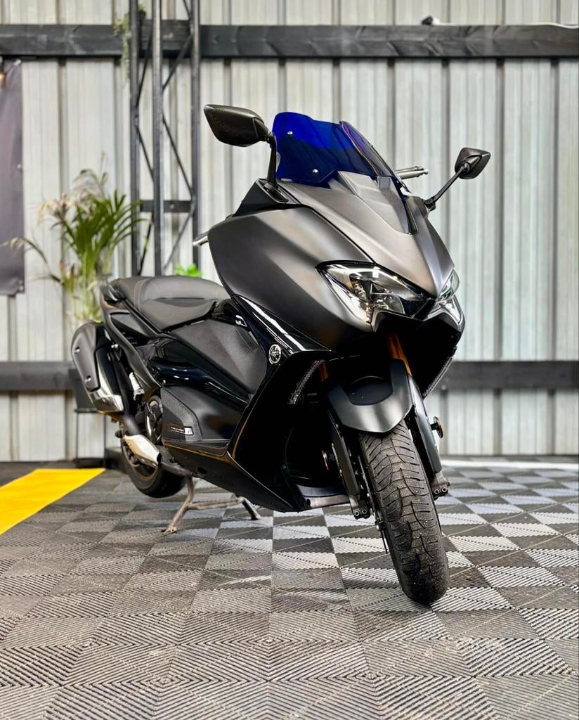 T max, Fietsen en Brommers