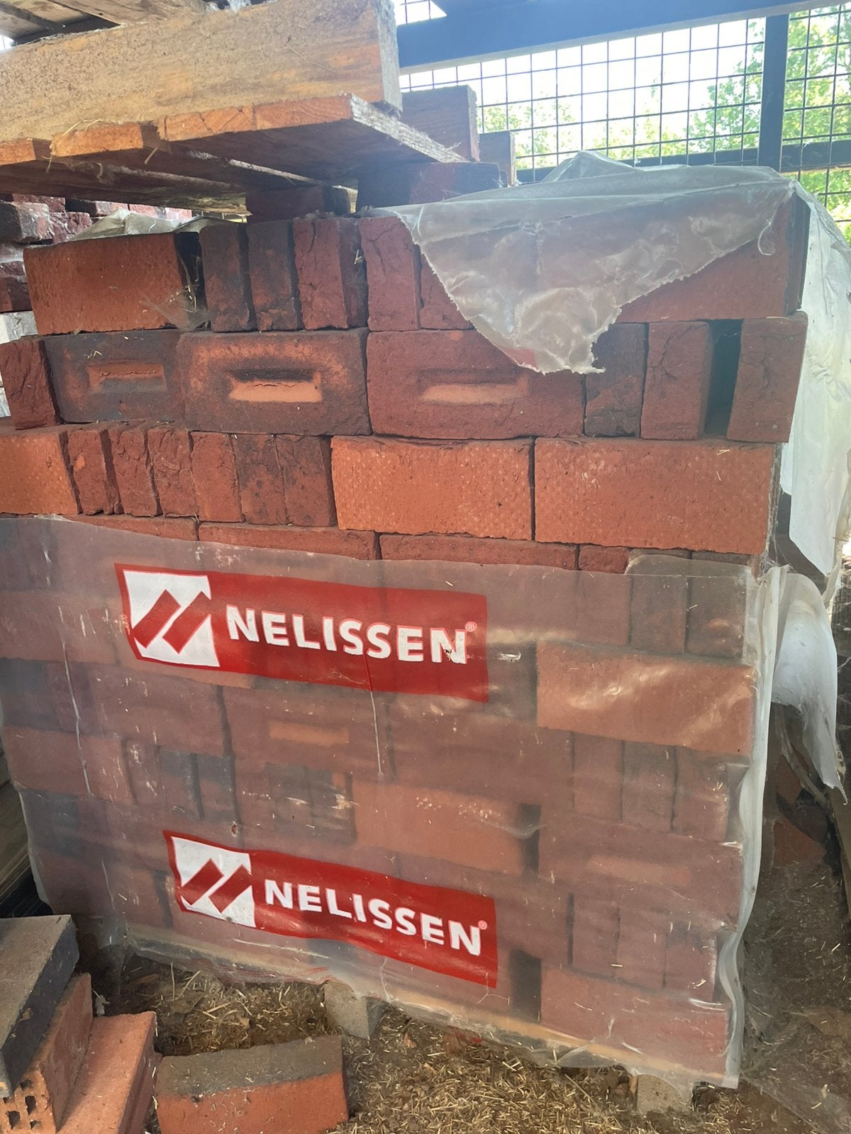 Gevelsteen nelissen veneto, Ophalen, Zo goed als nieuw