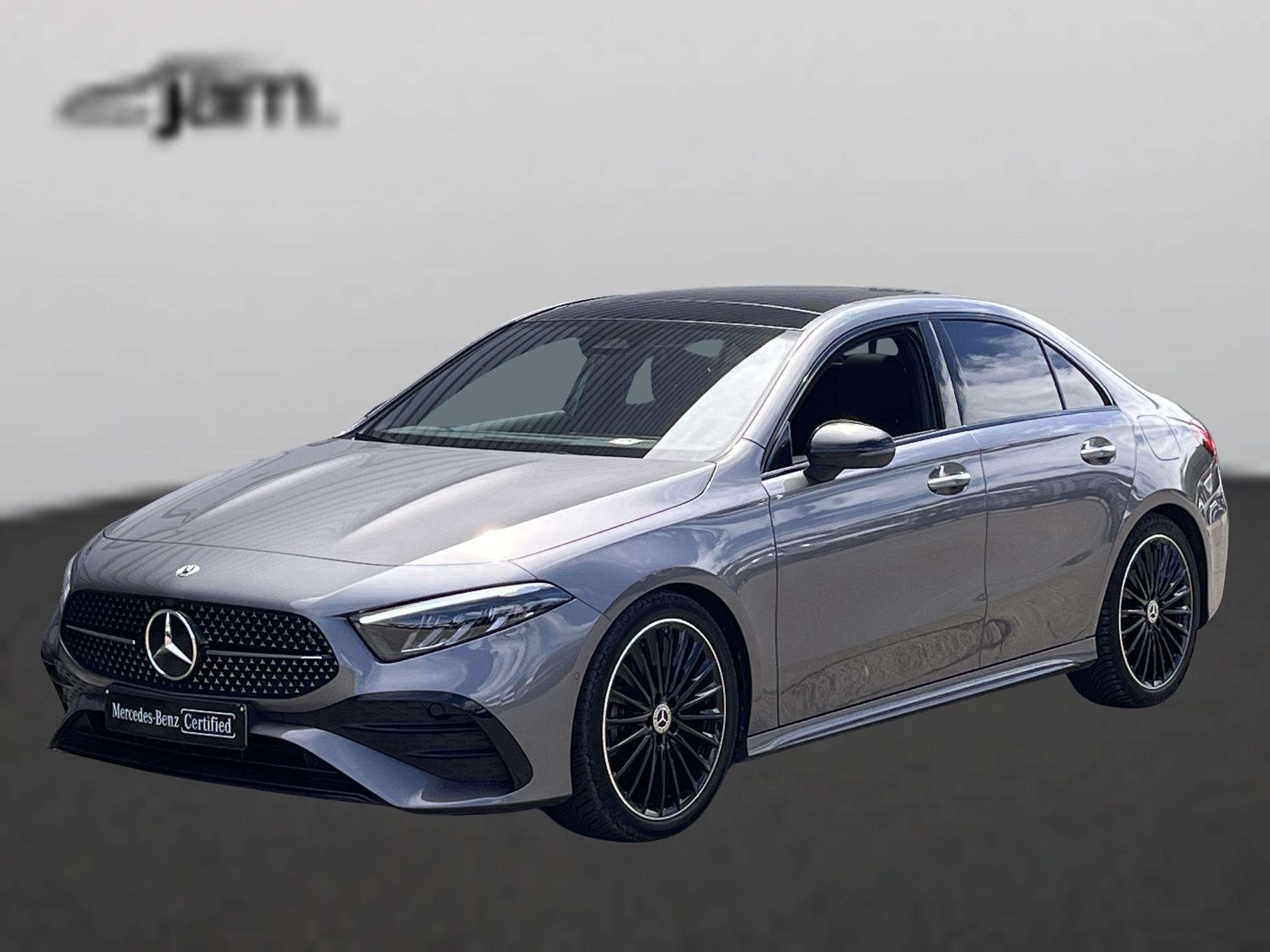 Mercedes-Benz A-Klasse Limousine 180 d AMG/Pano, Autos, Entreprise, 116 ch, Noir, Automatique