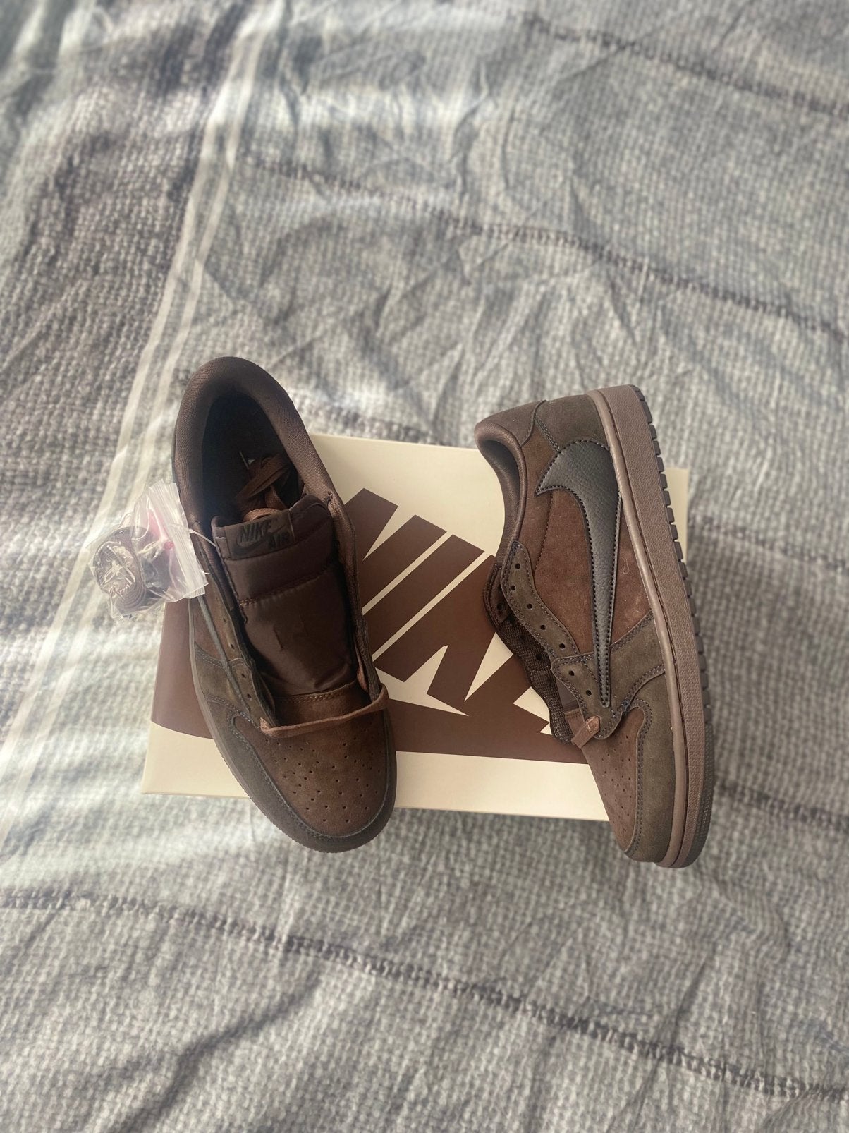 Air Jordan 1 Retro Low OG SP Travis Scott Velvet Brown, Kleding | Heren, Schoenen, Ophalen of Verzenden, Nieuw, Bruin