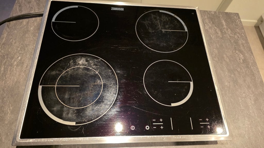 Zanussi Vitrokeramische kookplaat 230V/400V, Electroménager, 4 zones de cuisson, Enlèvement, Utilisé, Encastré