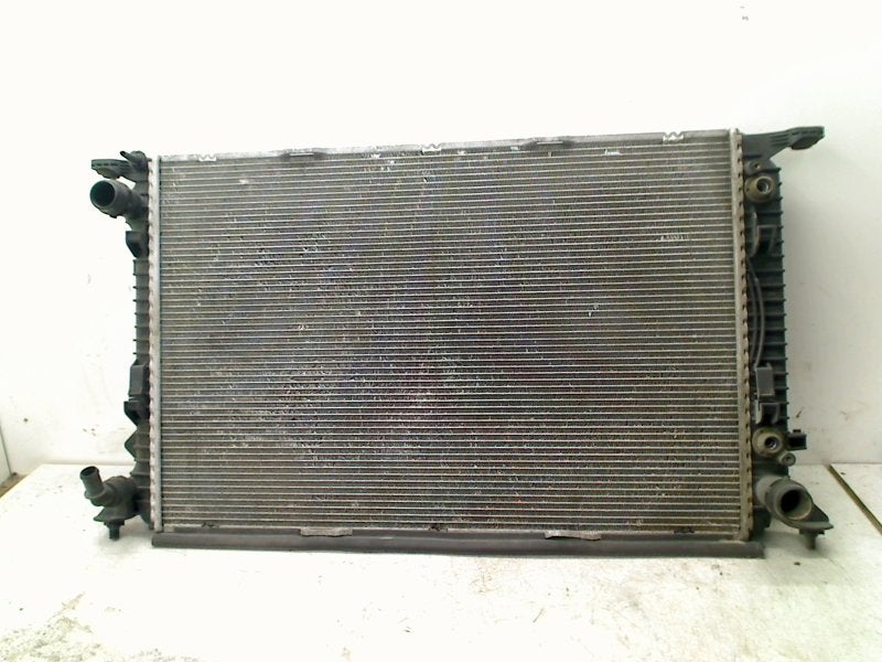 RADIATEUR EAU Audi A4 (B8) (01-2007/12-2015) (8K0121251Q), Auto-Union-Straße  1,
85057  Ingolstadt, DE, Info@audi.de, Audi, Utilisé