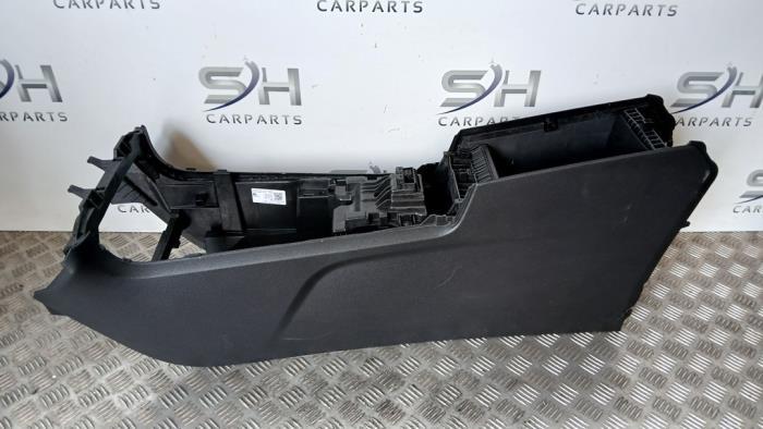 Middenconsoles van een Mercedes GLA, Auto-onderdelen, Interieur en Bekleding, Gebruikt, -, Ophalen of Verzenden, -