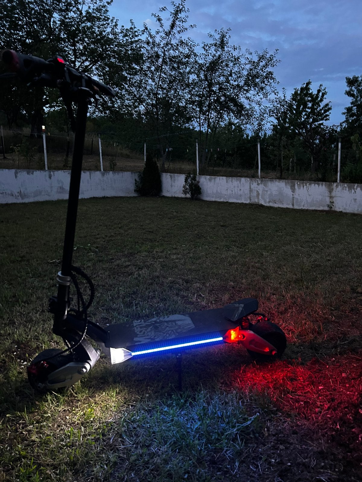 Trotinette electrique zero 8x  700€ négociable, Enlèvement, Utilisé