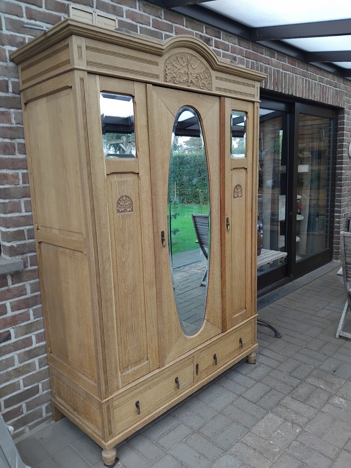 Eiken kast., Enlèvement