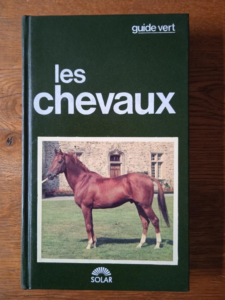 Livre / passion équine : Guide vert Les Chevaux - Solar, Maurizio Bongianni, Paarden of Pony's, Ophalen, Gelezen