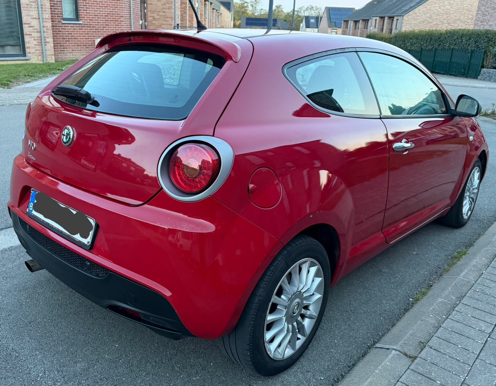 Alfa Mito essence 135 000 km 2013  prêt a immatriculé, Auto's, Euro 5, Stof, Zwart, Bluetooth