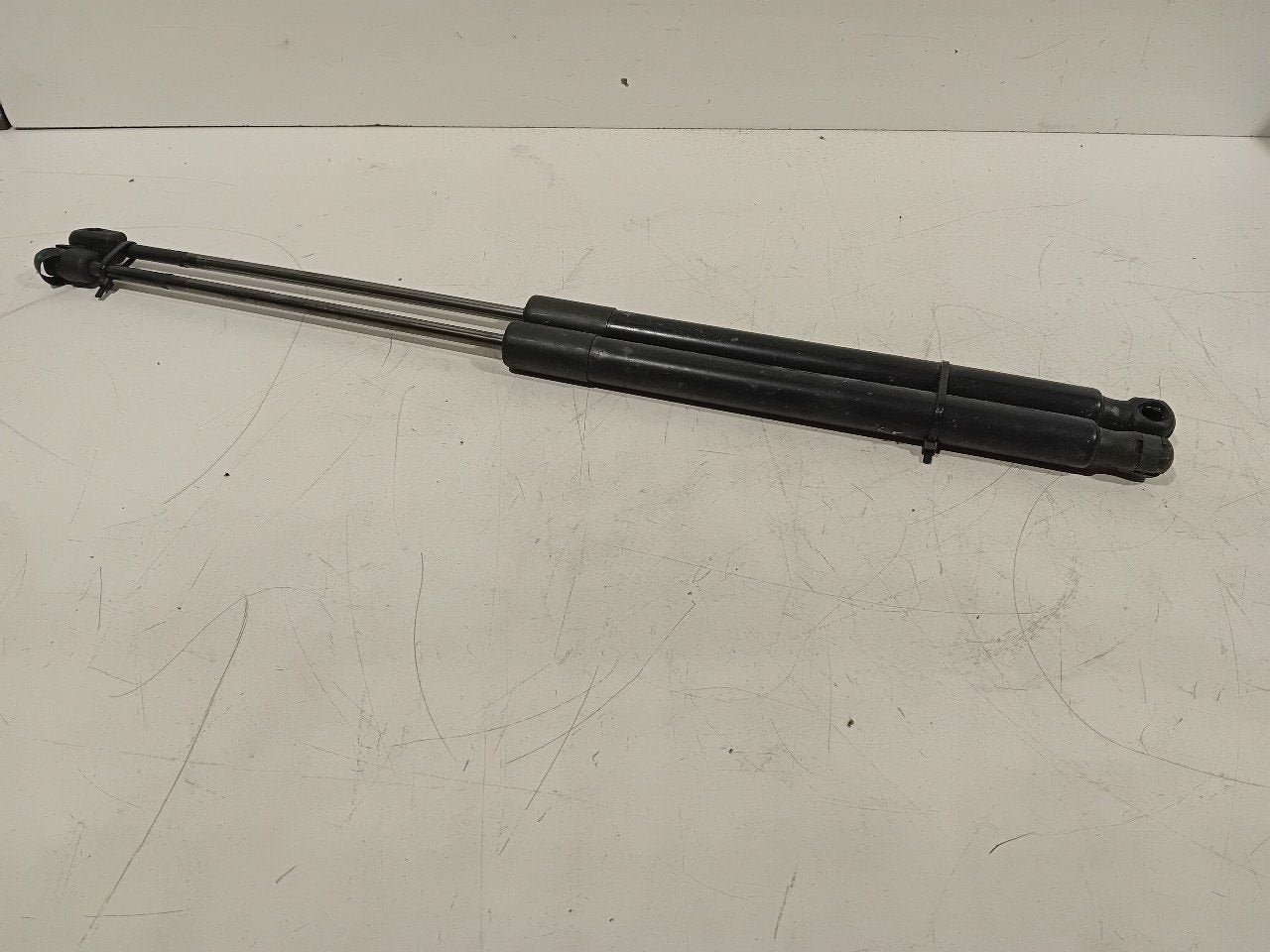 Gasdrukveerset achter Ford B-Max, Onderdelen@venauto.nl, Van der Ven Autorecycling B.V., Gebruikt, Ettenseweg 76, 4706 PB Roosendaal, The Netherlands