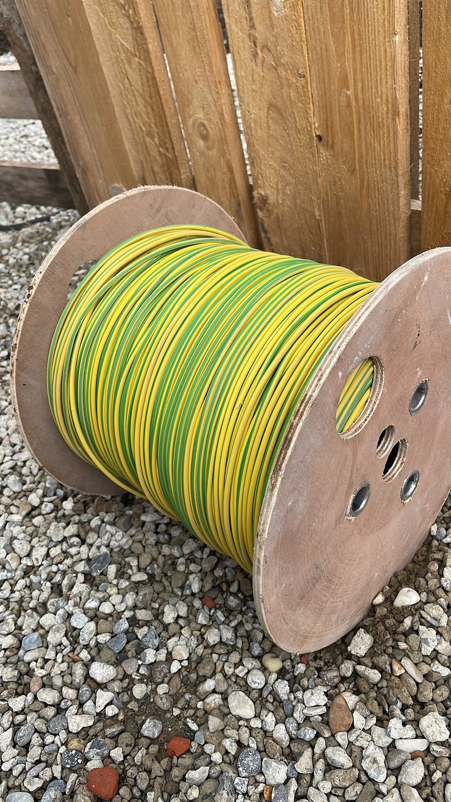 Aardingskabel / installatiedraad geel-groen op rol., Enlèvement, Comme neuf