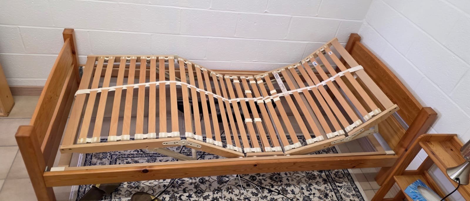 Lit 1 personne en bois avec sommier électrique articulé, Enlèvement, Une personne, Bois, 200 cm