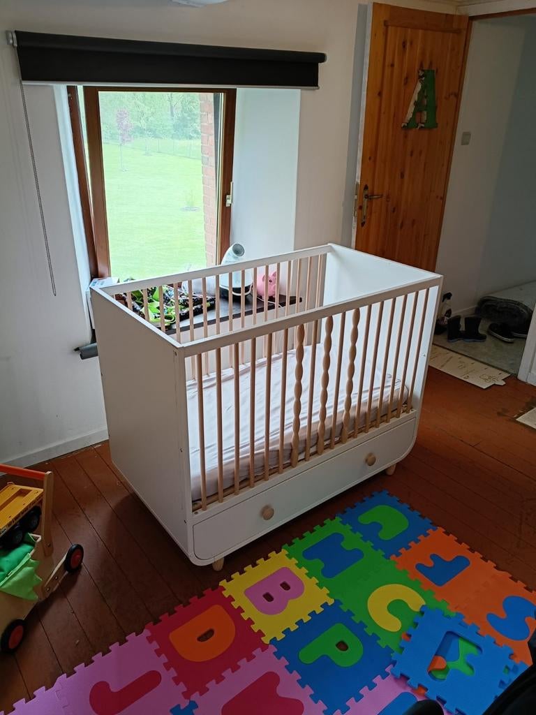 Lit bébé évolutif IKEA MYLLRA  (Matelas + Protection), Enlèvement, Blanc