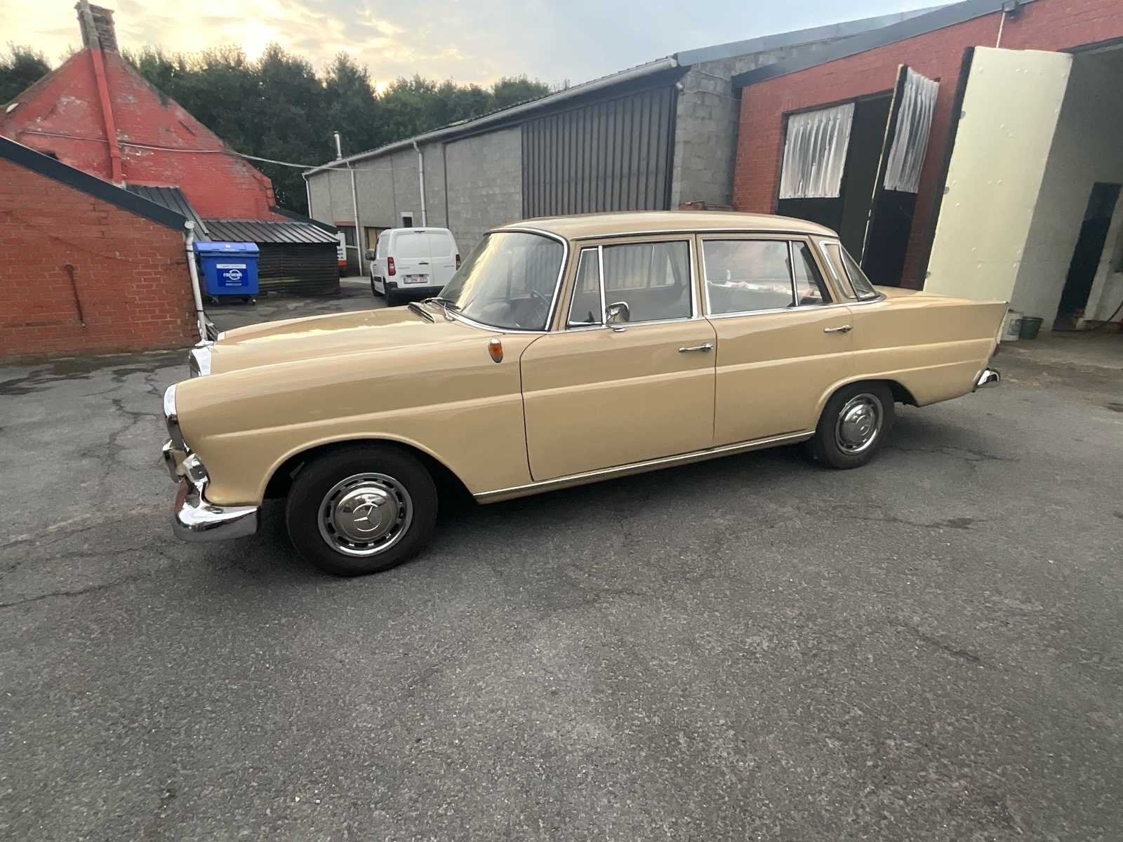 1964 Mercedes-Benz 190 - Oldtimer (uitzondelijke staat), Auto's, Overige brandstoffen, Mercedes-Benz, Bedrijf, Berline