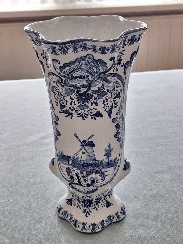 Sierlijke Delfts Blauwe Zakdoekvaas, Antiek en Kunst, Ophalen of Verzenden