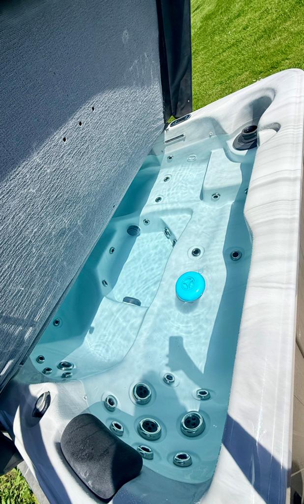 Spa in zeer goede staat - Balboa-systeem - 5 personen - 2,2m, Tuin en Terras, Bubbelbaden en Hottubs, Ophalen, Zo goed als nieuw