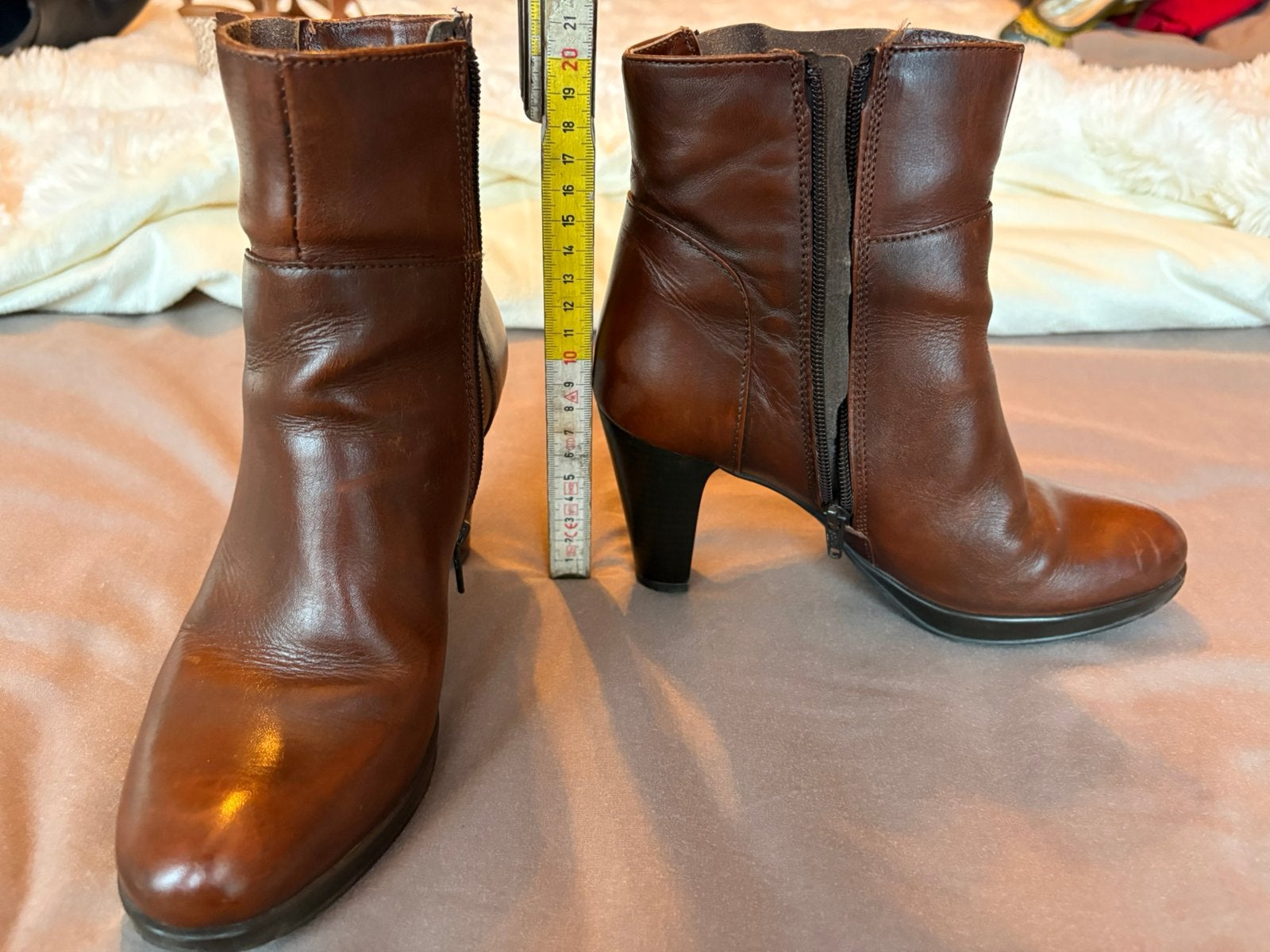 Halfhoge laarsjes met hak Piere One mt 36, Kleding | Dames, Bruin, Lage of Enkellaarzen, Ophalen of Verzenden, Gedragen