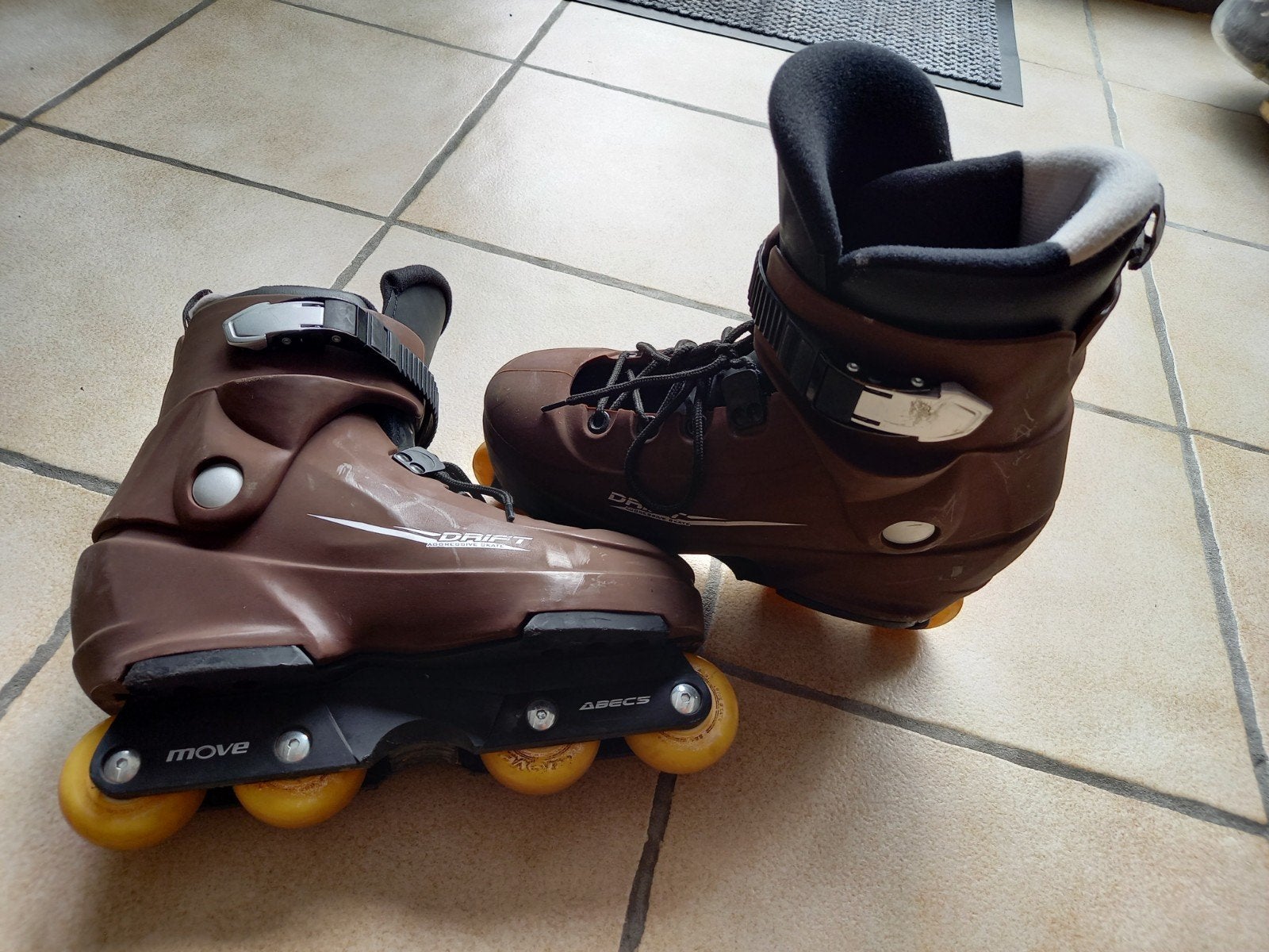 Te koop :  rollerscates., Sport en Fitness, Skeelers, Ophalen
