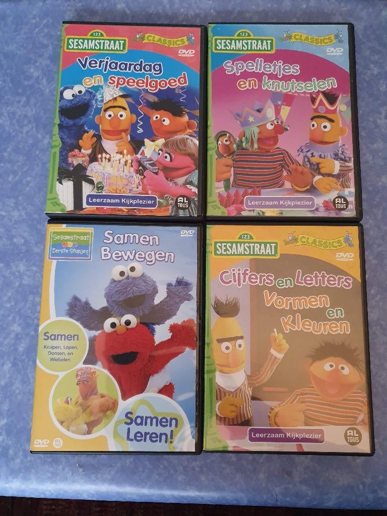 Sesamstraat 4 verschillende dvd's, Cd's en Dvd's, Alle leeftijden, Ophalen, Zo goed als nieuw, Educatief