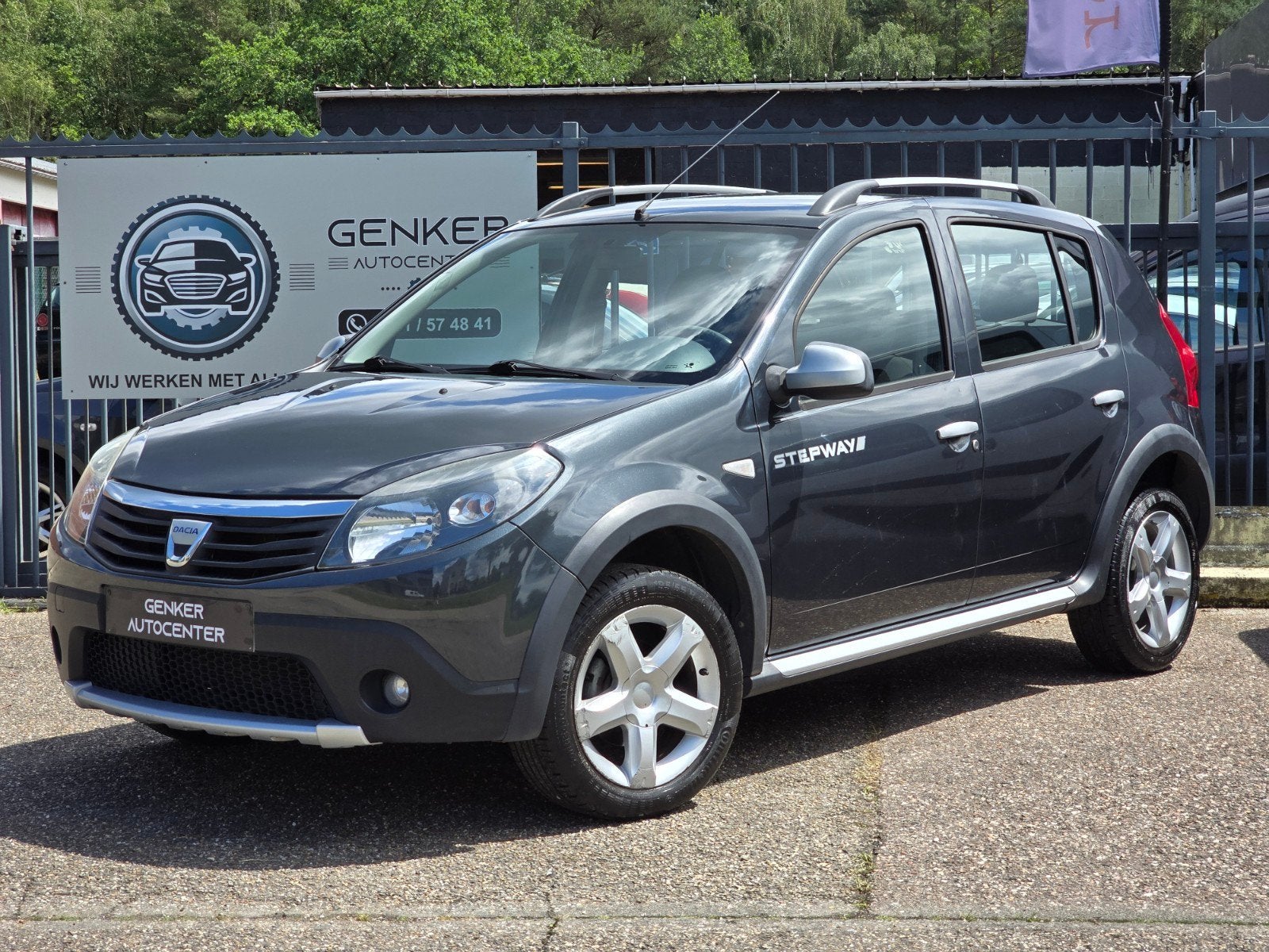 Dacia Sandero Stepway 1.6 benzine/ GARANTIE, Auto's, Dacia, Schuifdeur, Bedrijf, Handgeschakeld, Sandero