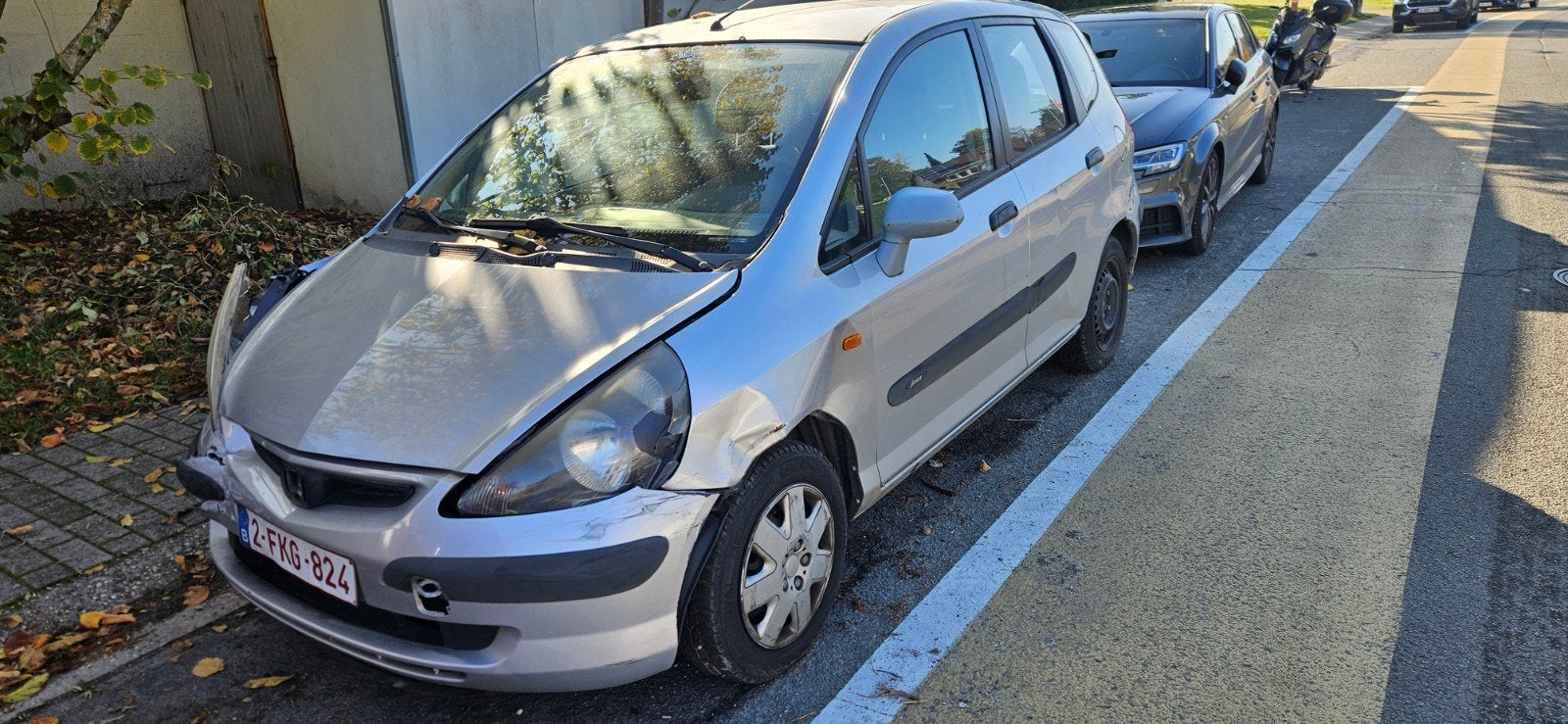 Honda jazz 2004 1300essence 98000km clim des cout un peux, Auto's, Voorwielaandrijving, 4 cilinders, Particulier, 1339 cc