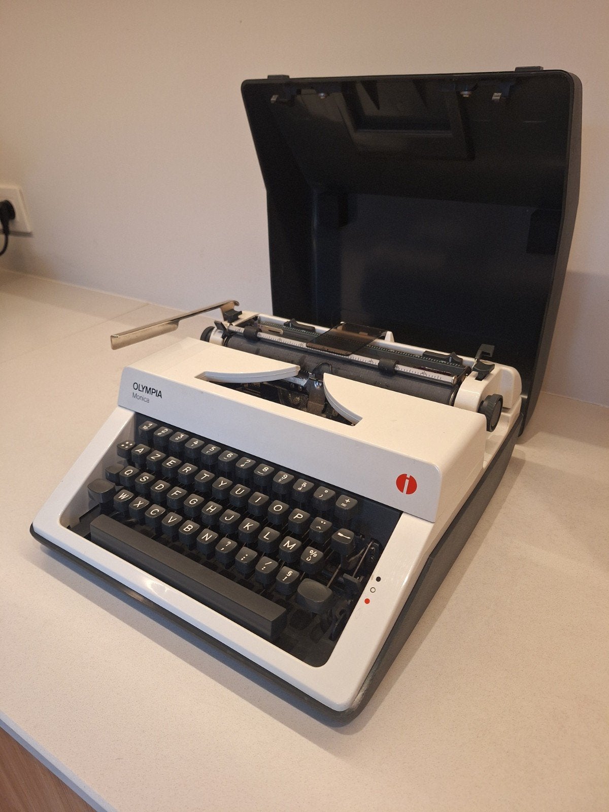 Olympia Monica schrijfmachine, Diversen, Typemachines, Ophalen, Zo goed als nieuw