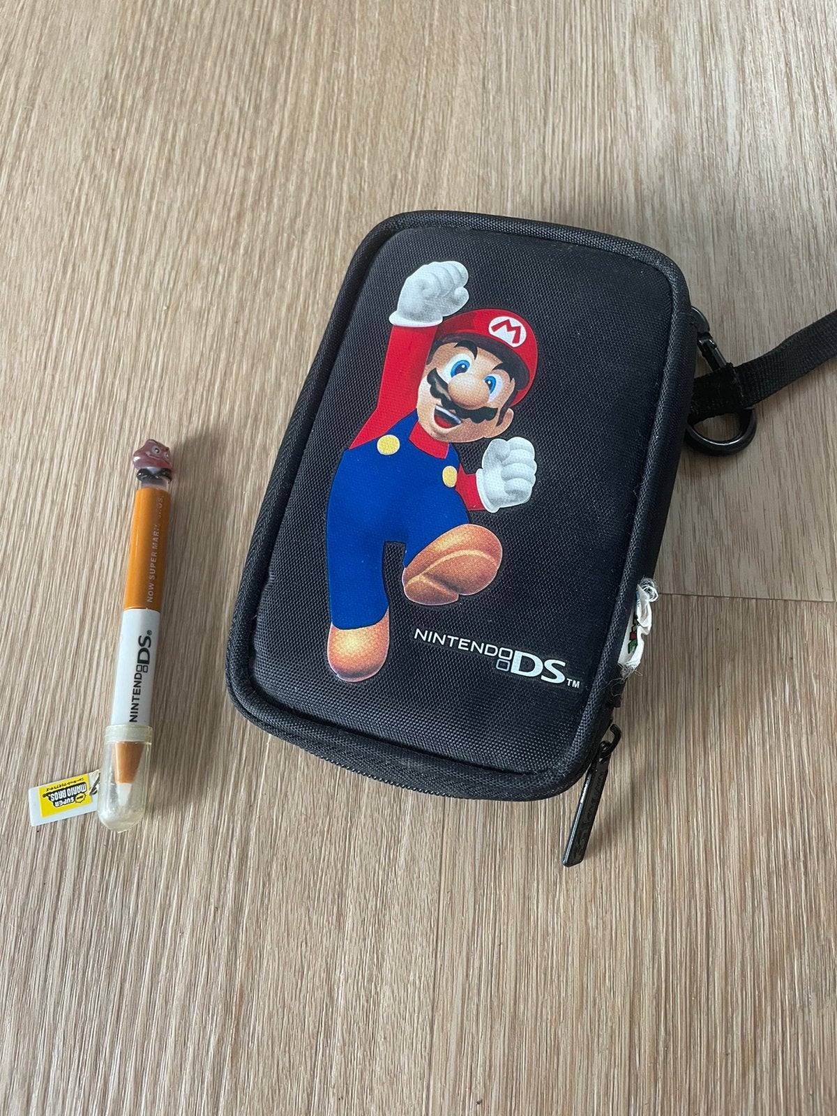 Hoesje, Games en Spelcomputers, Spelcomputers | Nintendo Portables | Accessoires, Ophalen of Verzenden, Zo goed als nieuw
