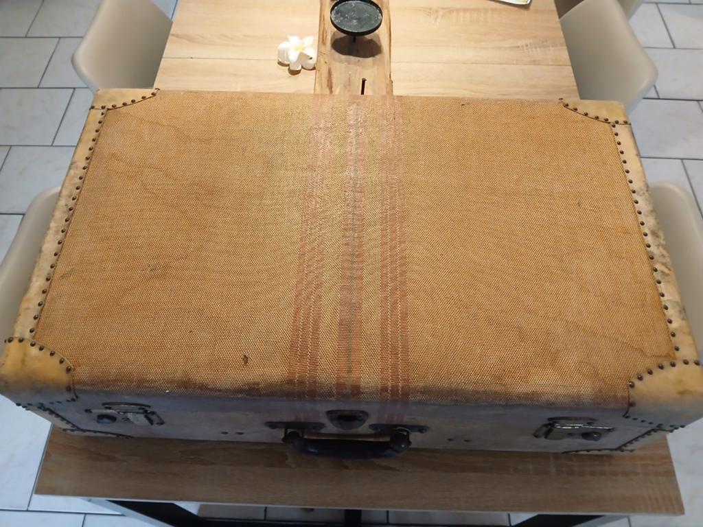 Valise vintage, Bijoux, Sacs & Beauté, Valises, Enlèvement ou Envoi, Métal