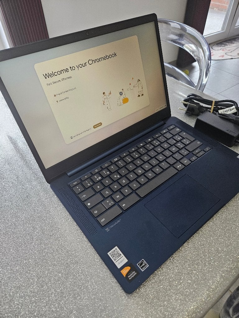 Lenovo Ideapad Slim 3 Chromebook 14M868, Ophalen, 14 inch, 4 GB of minder, Zo goed als nieuw