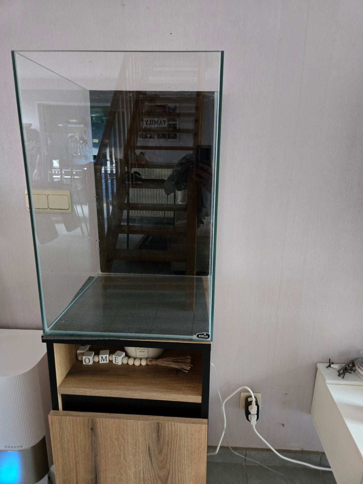 Aquarium complet avec meuble zoolux, Animaux & Accessoires, Reptiles & Amphibiens | Accessoires, Éclairage