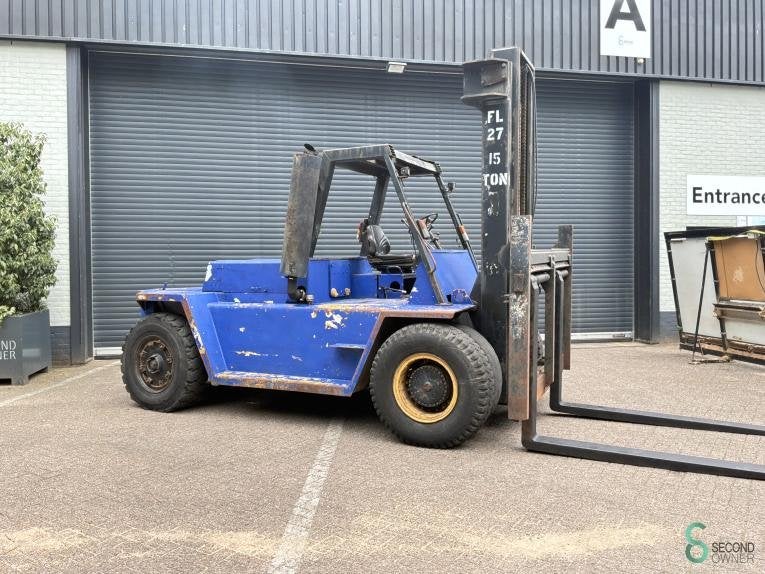 Caterpillar V 330 C, Articles professionnels, Machines & Construction | Chariots élévateurs & Transport interne, Plus de 4 000 kg