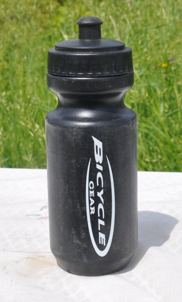 gourde plastique bycycle gear avec embout de boisson, Enlèvement ou Envoi, Comme neuf